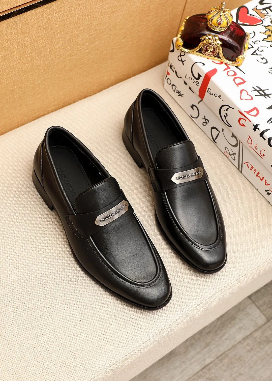 Men's clothing and shoes 💰480 💐DG top quality🔍🔍men's new leather shoes🚹sold at the same time at counters⚠The uppers are calfskin uppers imported from Italy, all imported cow🐂leather lining + classic hardware buckles, completely 1⃣️to 1⃣️reproduction🇮🇹💪💪, ⚠shoes Bottom: The original factory specially provides the original bottom, the exclusive movable molded bottom is super comfortable, ⚠Original factory goods, 🔍🔍high quality, you can enter and leave the counter at will, welcome to compare ⚠Code number: 38-44 (45.46🉑️Customized)